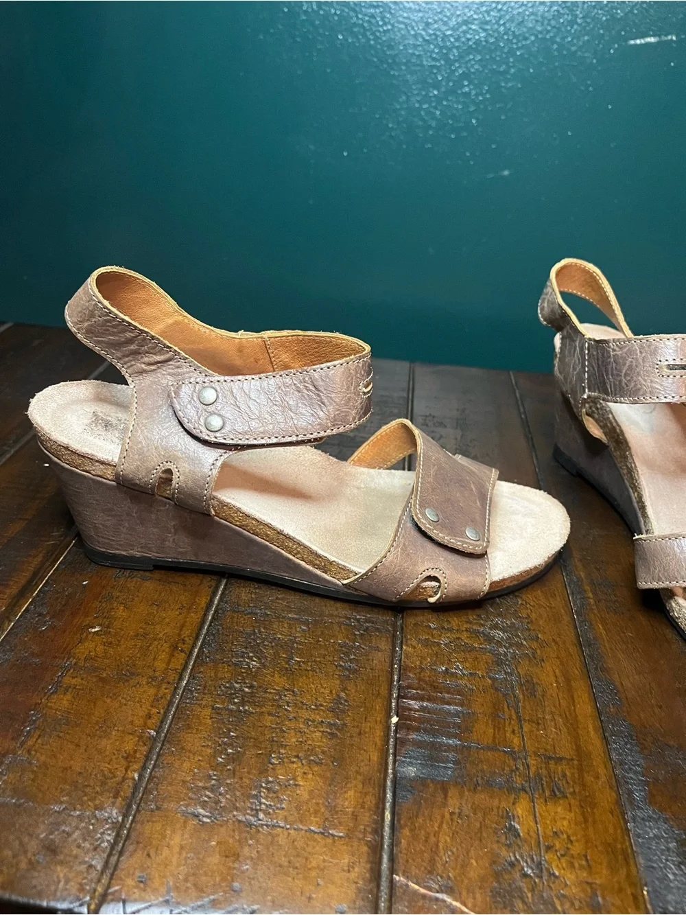 Taos Shoes Womens Size EU 37 US 6 Brown Leather Open Toe Slingback Sandals Wedge